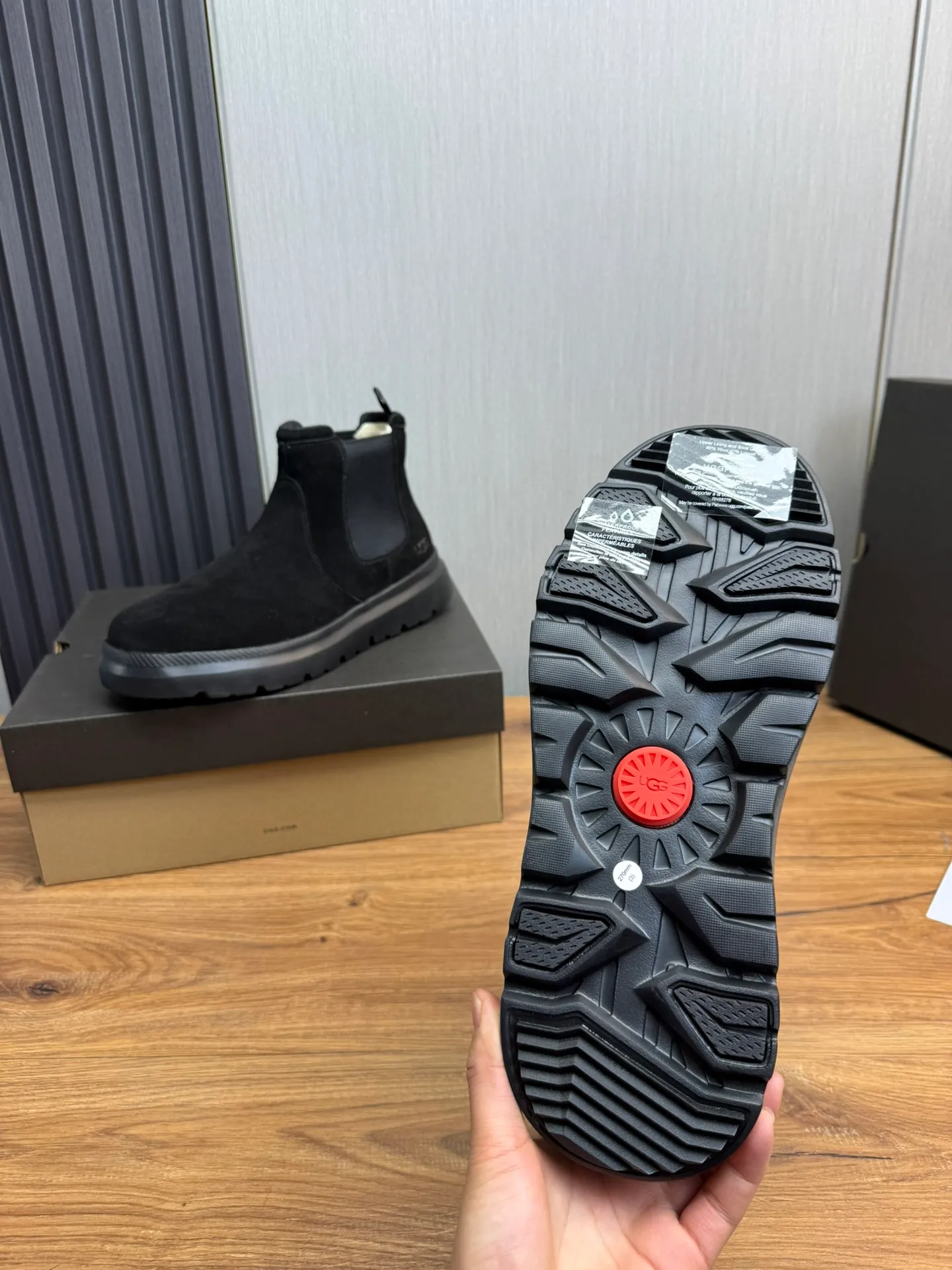 Men's shoes 💰480💰 [UGG] Hot winter warm boots 🐑Purely hand-stitched! Simple and stylish design, frosted cowhide➕Comfortable and warm wool➕UGG original outsole‼ ️Soft and comfortable to wear, with good warmth retention and excellent foot feel. 41-47 positive code